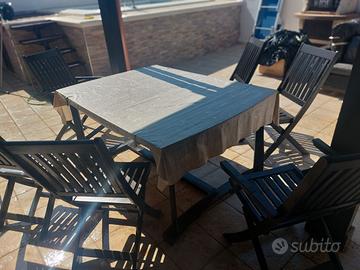 tavolo in legno con n,6 sedie e cuscineria