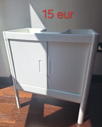 Mobiletto bagno bianco con ante scorrevoli IKEA