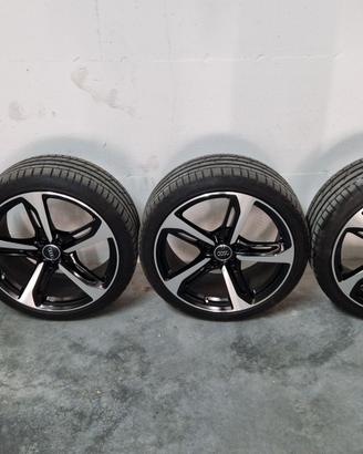 Kit ruote Originali Audi 19 con gomme 245-35-19