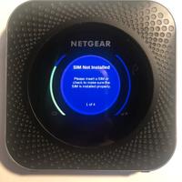 router mobile NETGEAR Nighthawk M1 4G LTE+ carica