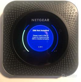 router mobile NETGEAR Nighthawk M1 4G LTE+ carica