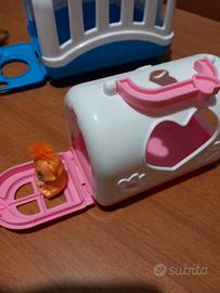 numero 2 trasportini con cagnolino che abbaia