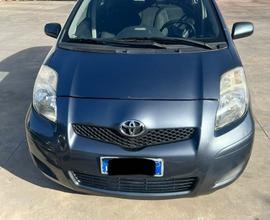 Toyota yaris 1.0 sol benzina