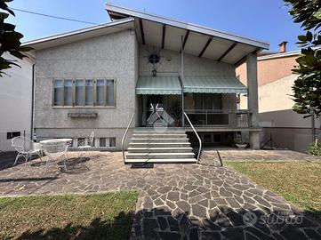 VILLA SINGOLA A BRESCELLO