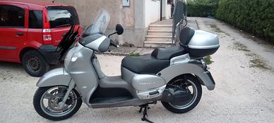 Scooter Aprilia Scarabeo