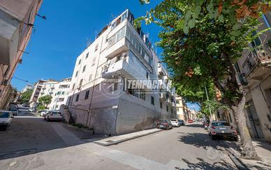 Luminoso trilocale con veranda pronto da abitare