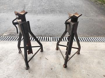 Cavaletto per sollevare auto o furgoni