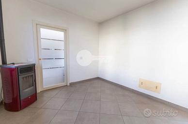 Porta scorrevole con scrigno