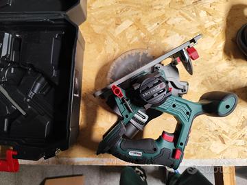 Sega circolare parkside a batteria