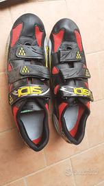 scarpe con attacco per pedale