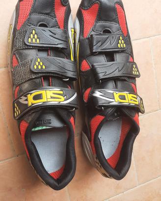 scarpe con attacco per pedale