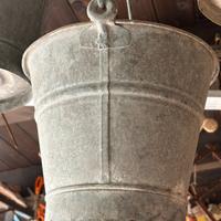 Secchi in ferro piu' annaffiatoio