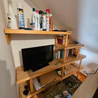 Sotto scala in legno fatto a mano