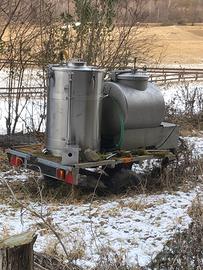 CARRELLO CON CISTERNE IN ACCIAIO