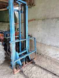 Caricatore posteriore trattore