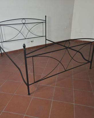 Struttura letto matrimoniale in ferro laccato nero