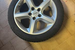 Cerchi e gomme opel astra