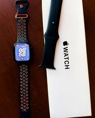 Apple Watch SE 2ª Generazione 44mm + 2 cinturini