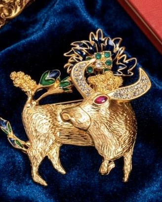 Spilla vintage toro Trifari per donna