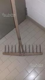 Rastrello in legno anni '50