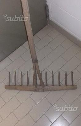 Rastrello in legno anni '50