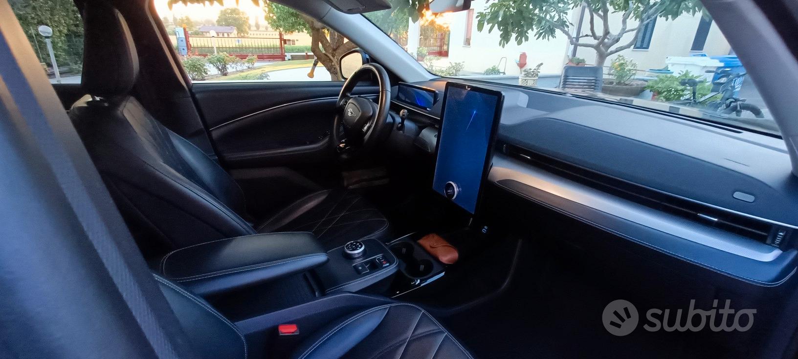 Ford Mustang Mach-E 2021 photo 2