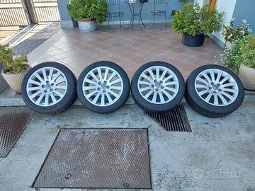 Cerchi in lega da 18 con gomme invernali