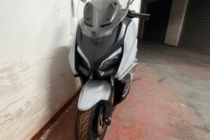 Qj fort 400 del 2025 con 2500 km