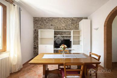 CASA SEMINDIPENDENTE A PRATO