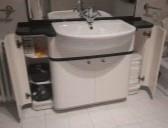 mobiletto  bagno con  lavandino 