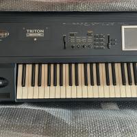 KORG Triton Extreme 88 tasti, valvolare