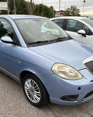 Lancia Ypsilon 1.3 MJT 75 CV Oro