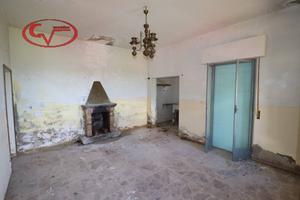 Casa indipendente di 60 m² con 3 locali e box auto