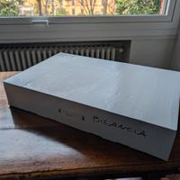 Bilancia pesa neonato