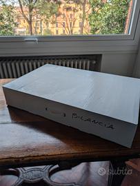 Bilancia pesa neonato