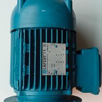 MOTORE ELETTRICO TRIFASE 400/230 V  0,37 KW  1360