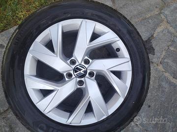 4 Gomme Bravuris complete di cerchione