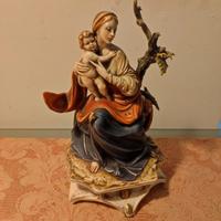 Scultura in porcellana firmata