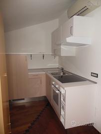 C.Storico: mini appartmento arredato