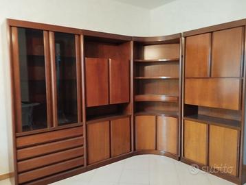 Mobile angolare in legno per soggiorno