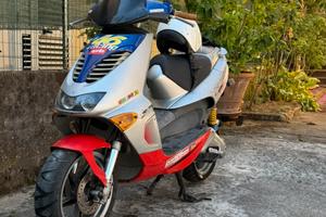 Aprilia sr