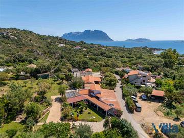 Villa indipendente a 300 metri dal mare con parco