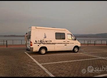 camper la strada mercedes 