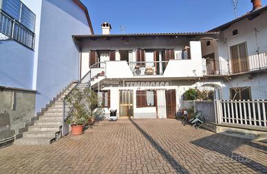 VOLPIANO TRILOCALE AL PIANO TERRA IN BIFAMILIARE