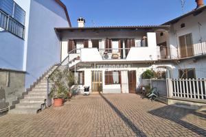 VOLPIANO TRILOCALE AL PIANO TERRA IN BIFAMILIARE