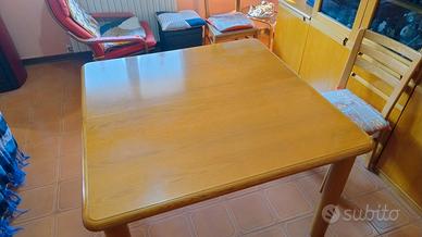 Tavolo e sedie