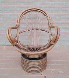 Poltrona lounge in rattan girevole e ammortizzata