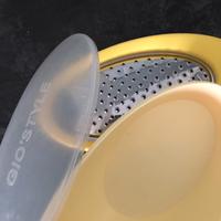 Grattugia con contenitore