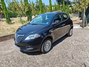 Lancia Ypsilon twin air metano