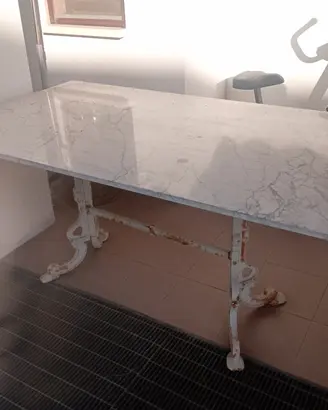 tavolo con piano in marmo 